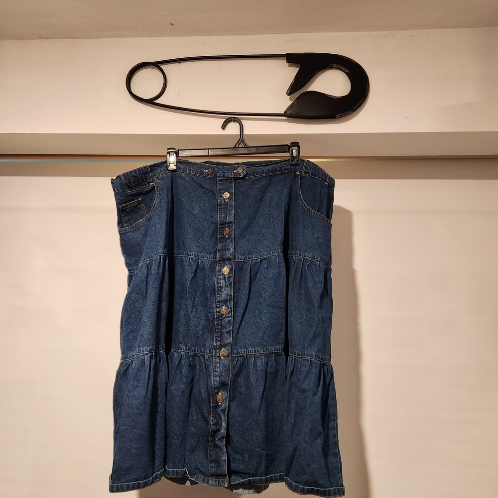 The Pyramid Collection Blue Denim Skirt